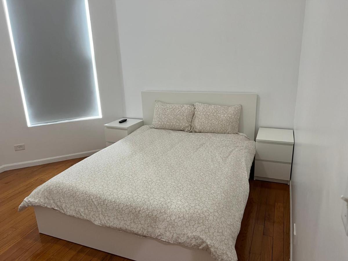 Adorable 2 Bedroom Apartment With Free Street Parking Чикаго Екстер'єр фото